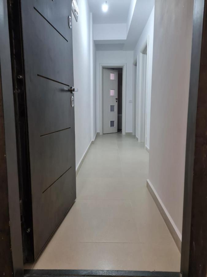 Deluxe 2 Bedroom Apartment With Balcony And Private Parking Bragadiru Ngoại thất bức ảnh