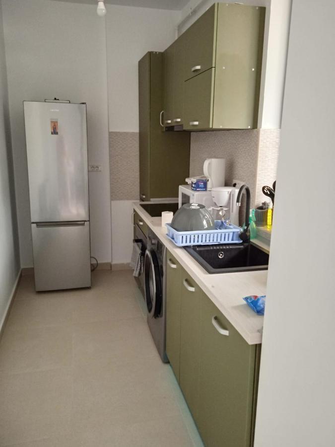 Deluxe 2 Bedroom Apartment With Balcony And Private Parking Bragadiru Ngoại thất bức ảnh