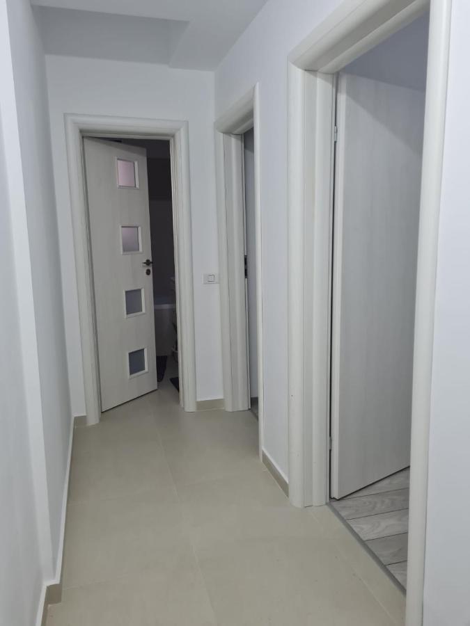 Deluxe 2 Bedroom Apartment With Balcony And Private Parking Bragadiru Ngoại thất bức ảnh