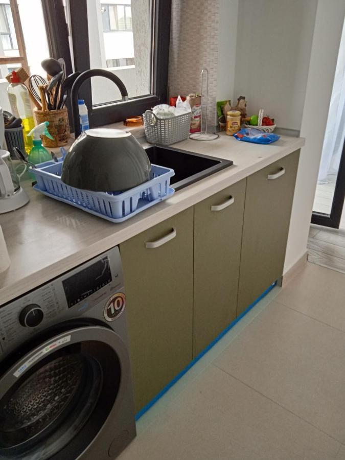 Deluxe 2 Bedroom Apartment With Balcony And Private Parking Bragadiru Ngoại thất bức ảnh