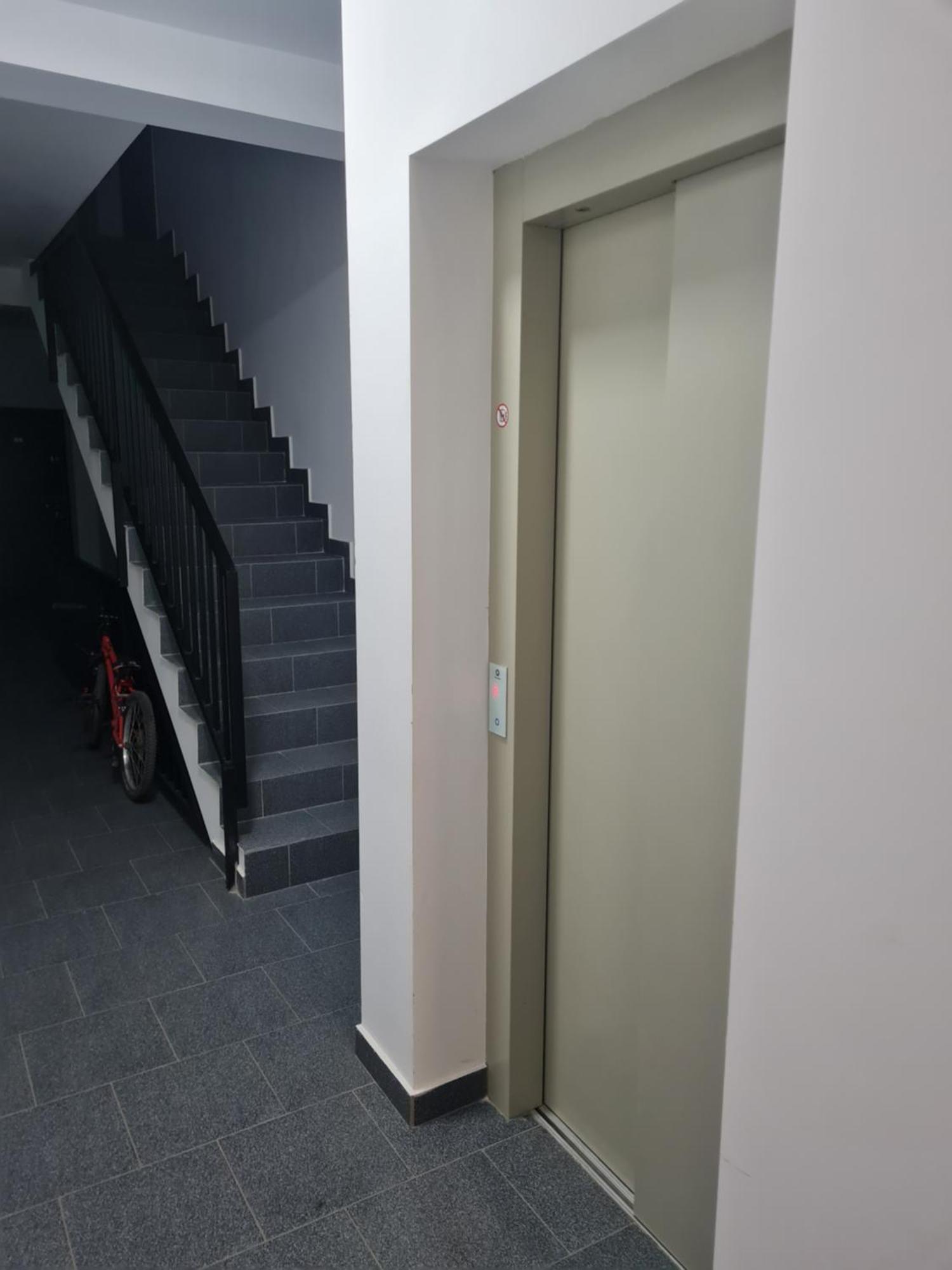 Deluxe 2 Bedroom Apartment With Balcony And Private Parking Bragadiru Ngoại thất bức ảnh